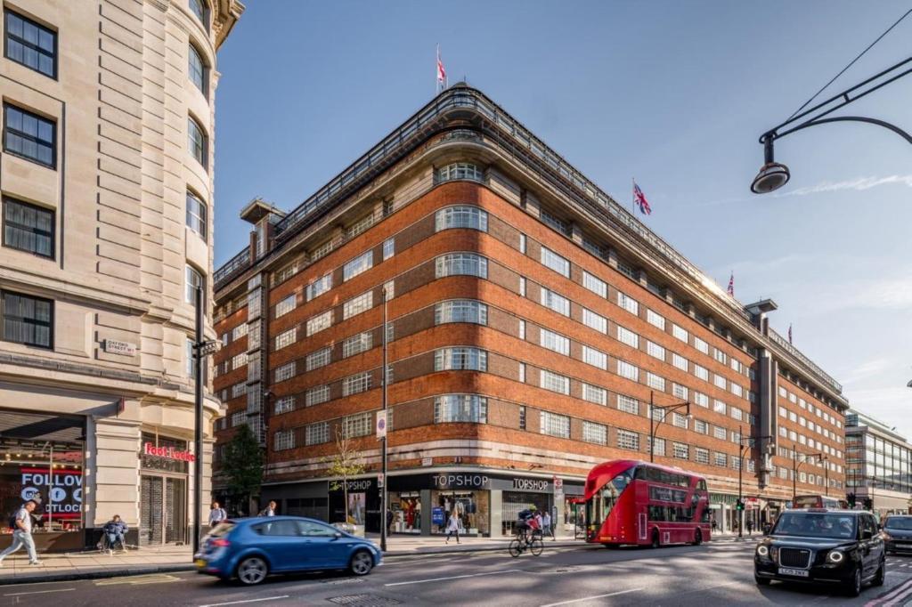 The Marble Arch Hotel, by Thistle preview